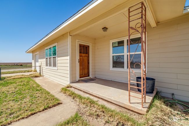 17342 Fm 1929 W, House other with 3 bedrooms, 2 bathrooms and 1 parking in Miles TX | Image 4