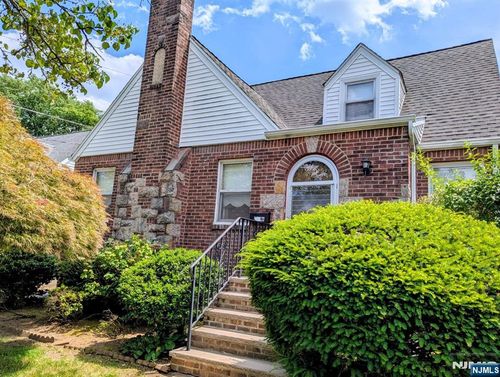 32 Sylvan Ave, Bergenfield, NJ, 07621-4410 | Card Image