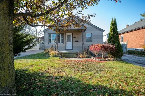 131 Elmwood Ave, Cambridge, ON, N1R4Y8 | Card Image