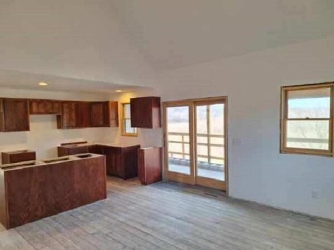4985 S Creek Rd, House other with 3 bedrooms, 2 bathrooms and null parking in Genoa WI | Image 10