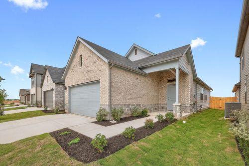 445 Lucky Ave, Elgin, TX, 78621 | Card Image