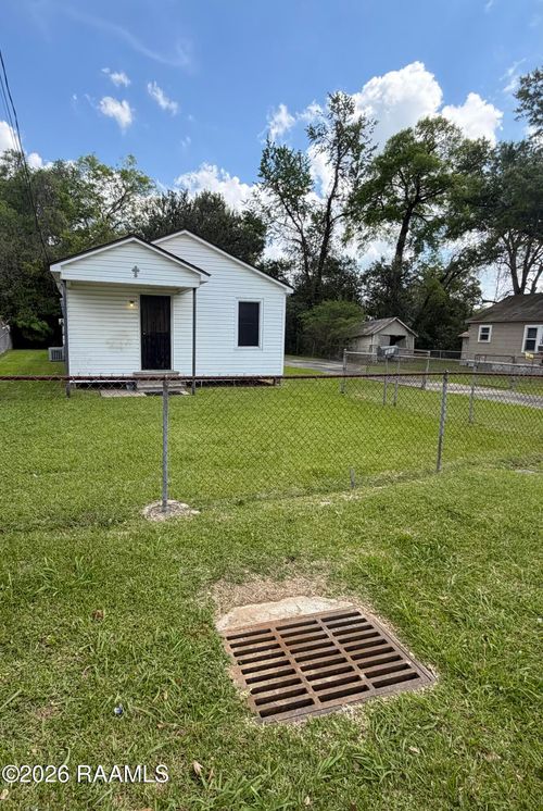 930 Evangeline Dr, Lafayette, LA, 70501-4756 | Card Image
