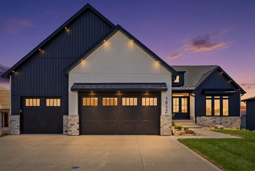 1812 Yale Parkway Parkway, Cedar Falls, IA, 50613 | Card Image