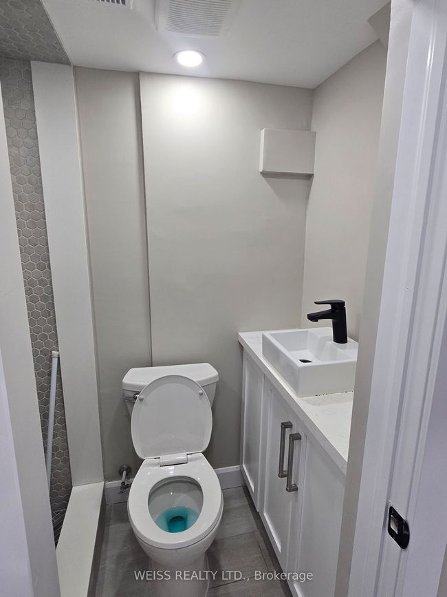 14 Snowood Crt, House attached with 3 bedrooms, 2 bathrooms and 4 parking in North York ON | Image 8