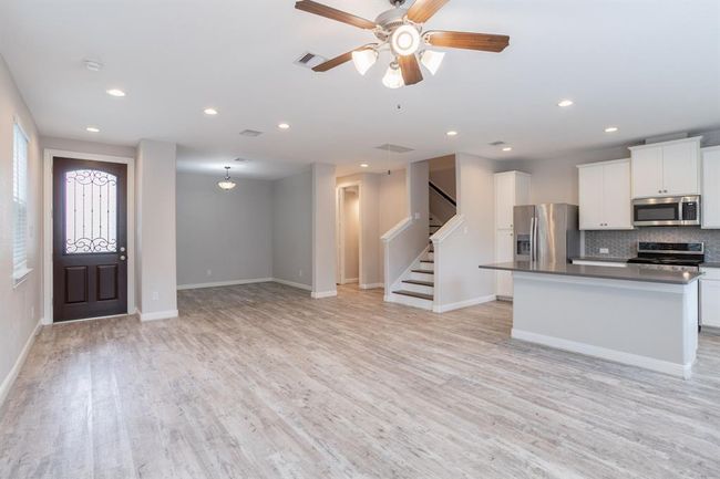 9917 Brickhouse Dr, House other with 3 bedrooms, 3 bathrooms and 2 parking in Houston TX | Image 5