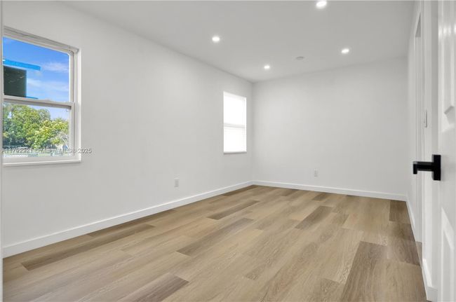 439 Sw 17 Th Ter, House other with 3 bedrooms, 2 bathrooms and null parking in Homestead FL | Image 13