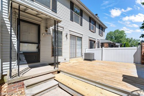 38781 Golfview Drive W Drive W, Clinton Charter Township, MI, 48038 | Card Image