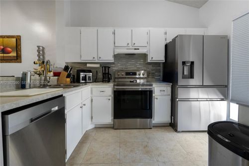 1004-2720 S Oakland Forest Dr, Oakland Park, FL, 33309-5685 | Card Image