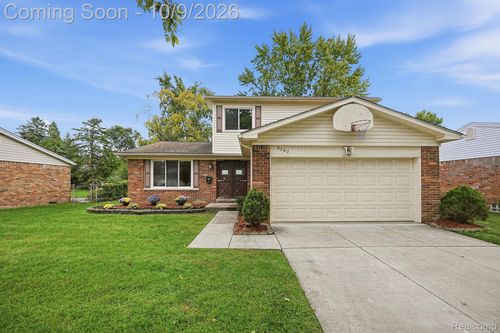 9260 Westbury Ave, Plymouth, MI, 48170-4747 | Card Image