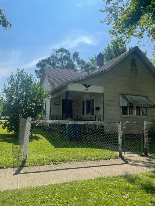 517 S Main St, Jonesboro, IN, 46938-1116 | Card Image