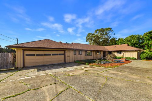 1852 Dean St, Eureka, CA, 95501-1332 | Card Image