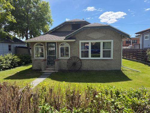 5003 55 Ave, Ponoka, AB, T4J1H3 | Card Image