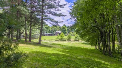 1 Flat Creek Dr, Glenville, NC, 28736-6365 | Card Image