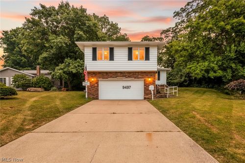 9497 Idlewood Dr, Brooklyn, OH, 44144-3118 | Card Image