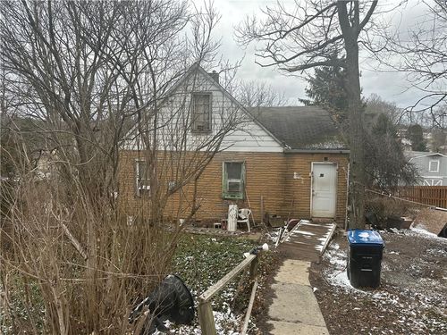 148 Zimmerle Dr, Aliquippa, PA, 15001-1343 | Card Image