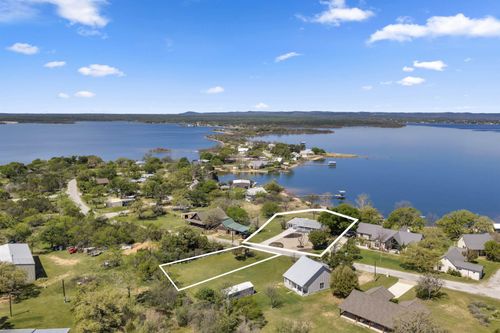 515 E Island Drive, Bluffton, TX, 78607 | Card Image