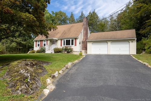 55 Woodland Dr, Lakeville, CT, 06039-2213 | Card Image