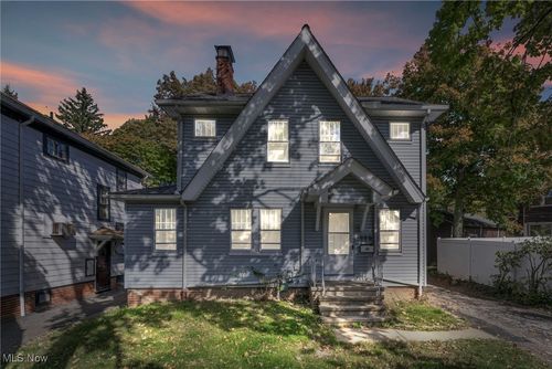 955 Dresden Rd, Cleveland Heights, OH, 44112-2327 | Card Image