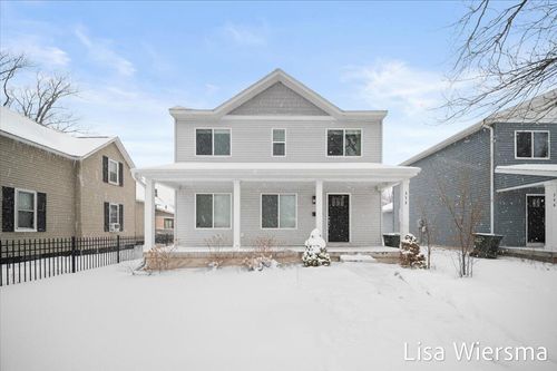 352 Mason Ave, Muskegon, MI, 49441-1946 | Card Image