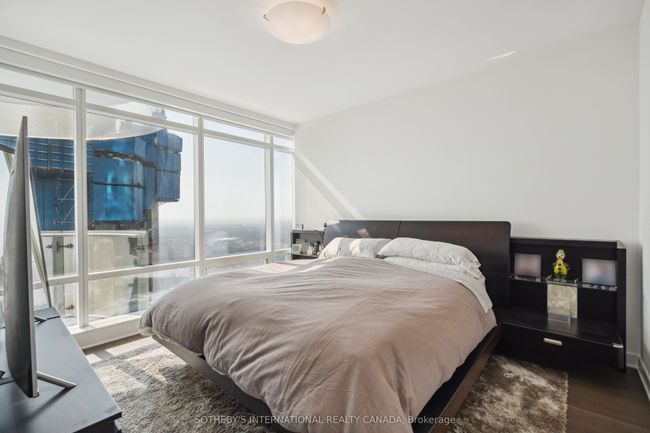6805 - 1 Bloor St E, Condo with 3 bedrooms, 3 bathrooms and 2 parking in Toronto ON | Image 19