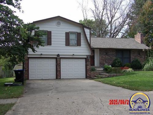3213 Sw Kent St, Topeka, KS, 66614-4031 | Card Image