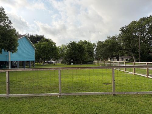 1208 4th St, Seabrook, TX, 77586-3811 | Card Image