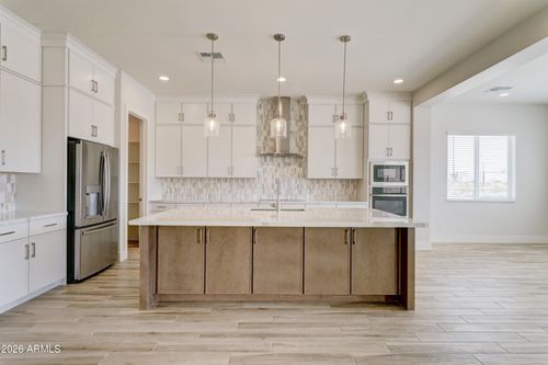 4075 W Silverdale Rd, San Tan Valley, AZ, 85144 | Card Image