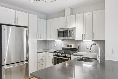 310-77 New St, Cambridge, MA, 02138-1386 | Card Image