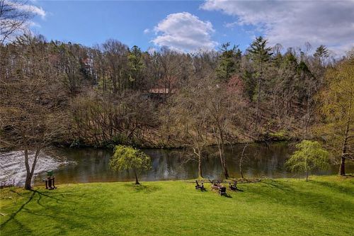 105 Riveredge Dr, ELLIJAY, GA, 30536-7195 | Card Image