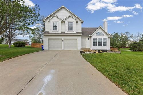 12155 S Tallgrass Dr, Olathe, KS, 66061-6337 | Card Image