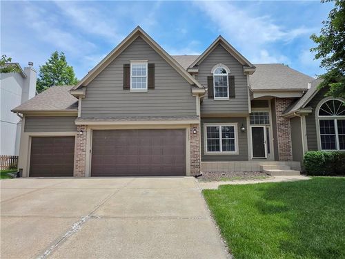 15647 S Widmer St, Olathe, KS, 66062-4678 | Card Image