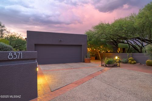 8371 E Brookwood Dr, Tucson, AZ, 85750-2467 | Card Image