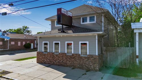 484 Ontario St, Buffalo, NY, 14207-1640 | Card Image