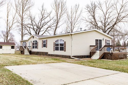 1008 4th Ave E, West Fargo, ND, 58078-2118 | Card Image