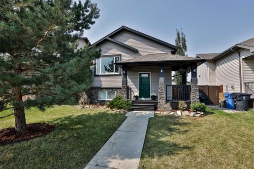 45 Mount Sundance Rd W, House with 4 bedrooms, 2 bathrooms and null parking in Lethbridge AB | Card Image