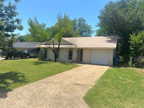 8510 Woodstone Dr, Austin, TX, 78757-7117 | Card Image