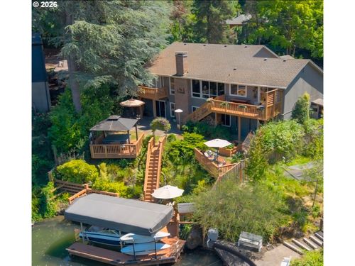 18040 Royce Way, Lake Oswego, OR, 97034-7324 | Card Image
