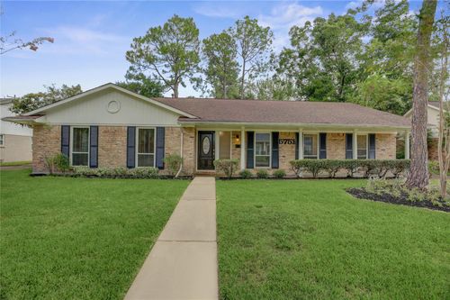 5751 Creekbend Dr, Houston, TX, 77096-5929 | Card Image