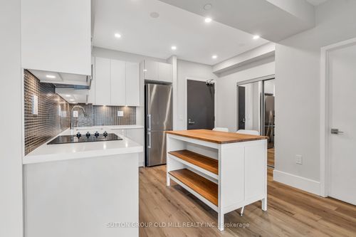 401-2916 Highway 7 N/A, Vaughan, ON, L4K0K6 | Card Image