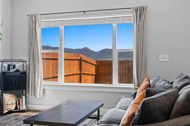 Living Rm | Image 10
