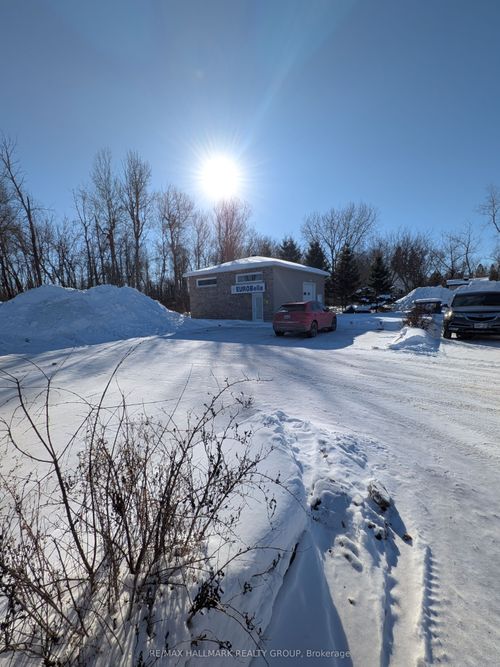 4110 Albion Rd, Gloucester, ON, K1T3W1 | Card Image