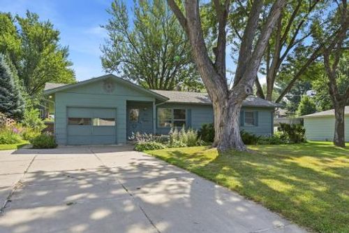 321 Hemlock St S, Stillwater, MN, 55082-5573 | Card Image