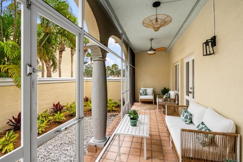 102-5040 Harmony Cir, Vero Beach, FL, 32967-7211 | Card Image