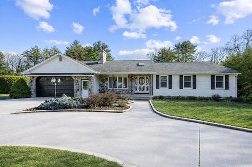 87 Morgan St, Granby, MA, 01033-9543 | Card Image