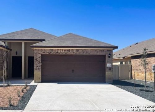1496 Lucille St, Seguin, TX, 78155-0031 | Card Image