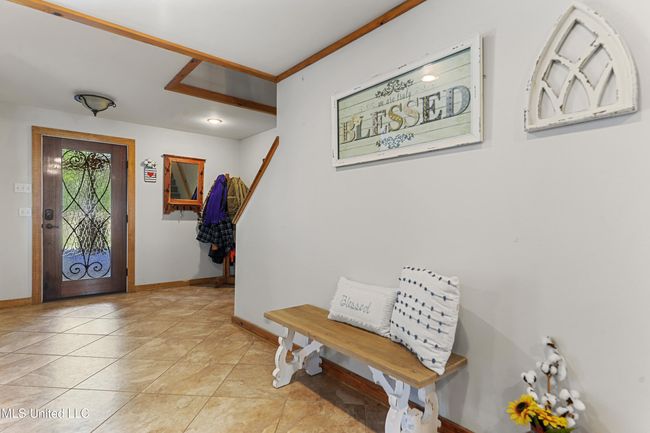 BUSBY FRONT FOYER | Image 8