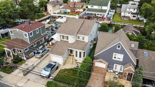 117 Gordon Pl, Freeport, NY, 11520-5617 | Card Image