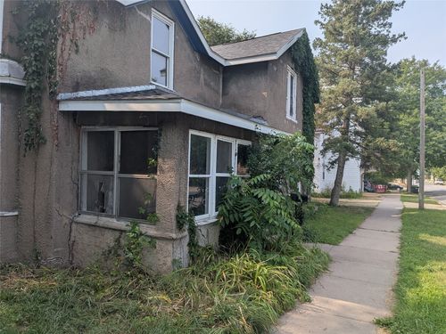 2-1015 6th St E, Menomonie, WI, 54751-2628 | Card Image
