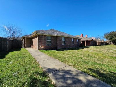 1437 N Bluegrove Road, Home with 8 bedrooms, 4 bathrooms and null parking in Lancaster TX | Image 1