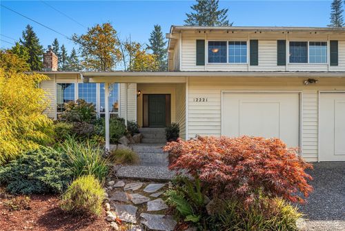 12221 Se 47th Pl, Bellevue, WA, 98006-2810 | Card Image